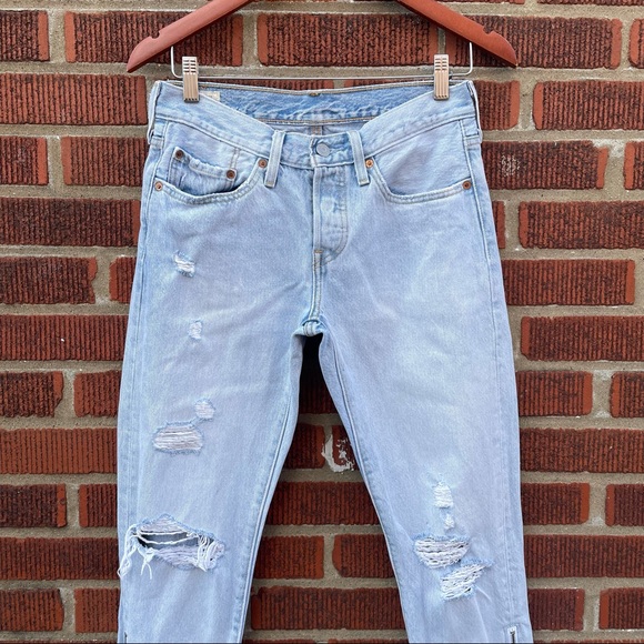 Levi’s 501 Taper Light Wash Distressed Zip Ankle Jeans Women’s size 26 - Picture 3 of 12